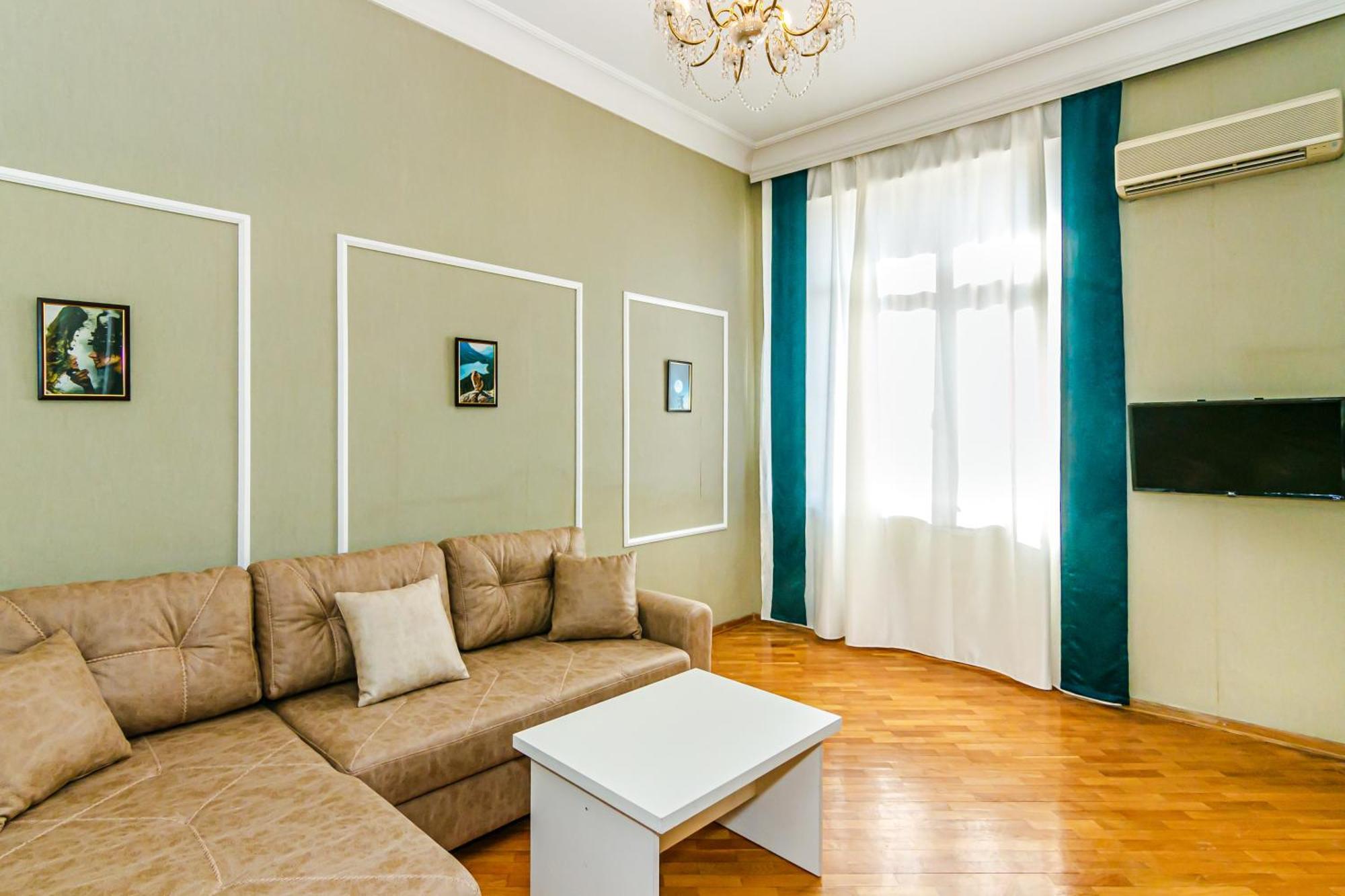 Windy City Apartment Bakoe Buitenkant foto