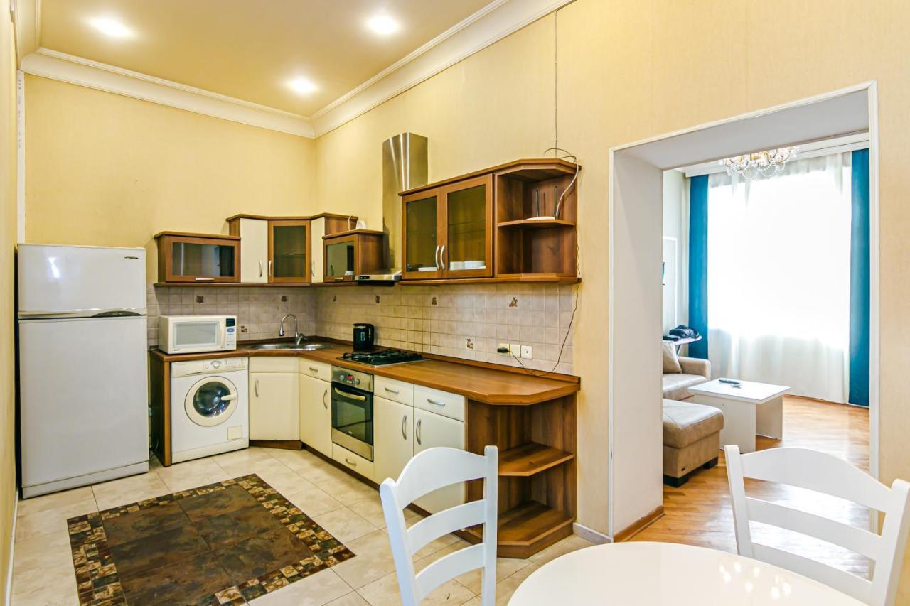 Windy City Apartment Bakoe Buitenkant foto